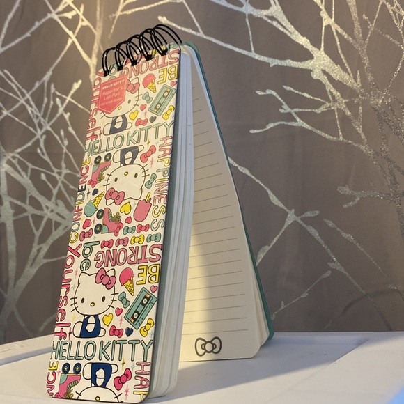 BNWT Hello Kitty Ice Cream Hearts Reporter's List Pad - Picture 2 of 6